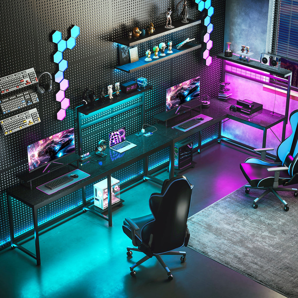 L-vormig Gaming Bureau 157cm met Stopcontacten en RGB LED-verlichting, Monitorstandaard en CPU-plank, Zwart